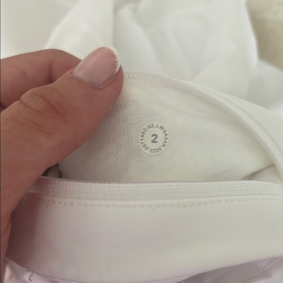 Lululemon white tennis skirt - Picture 6 of 7